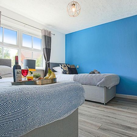 Delightful 2 Bed Apartment For Bicester Outlet Shopping By Platinum Key Properties エクステリア 写真