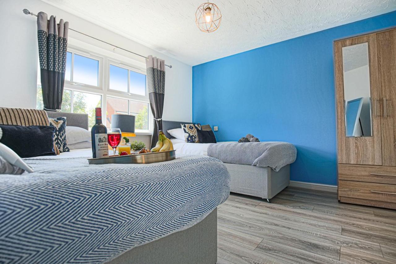 Delightful 2 Bed Apartment For Bicester Outlet Shopping By Platinum Key Properties エクステリア 写真