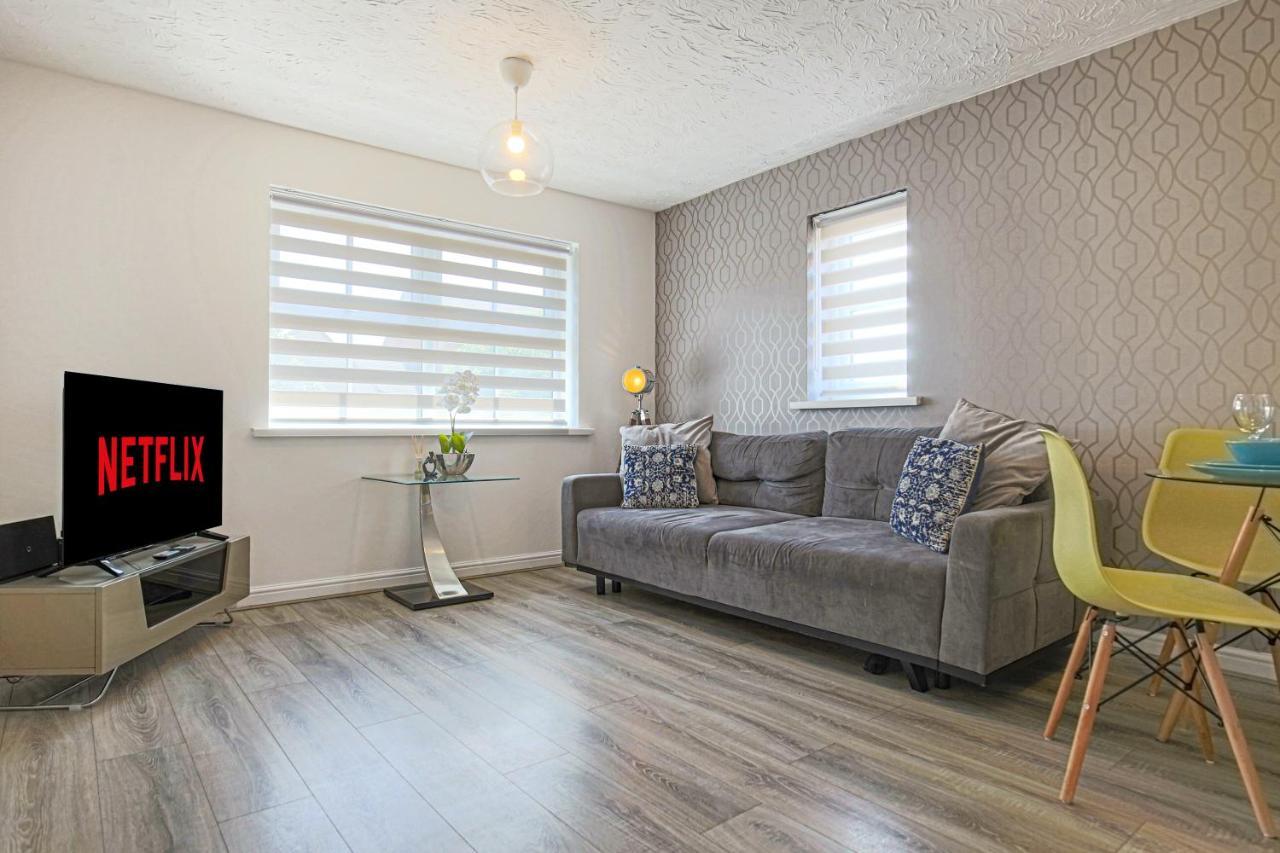 Delightful 2 Bed Apartment For Bicester Outlet Shopping By Platinum Key Properties エクステリア 写真