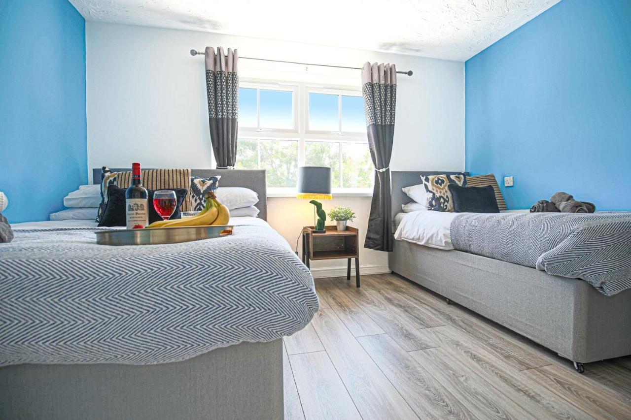 Delightful 2 Bed Apartment For Bicester Outlet Shopping By Platinum Key Properties エクステリア 写真