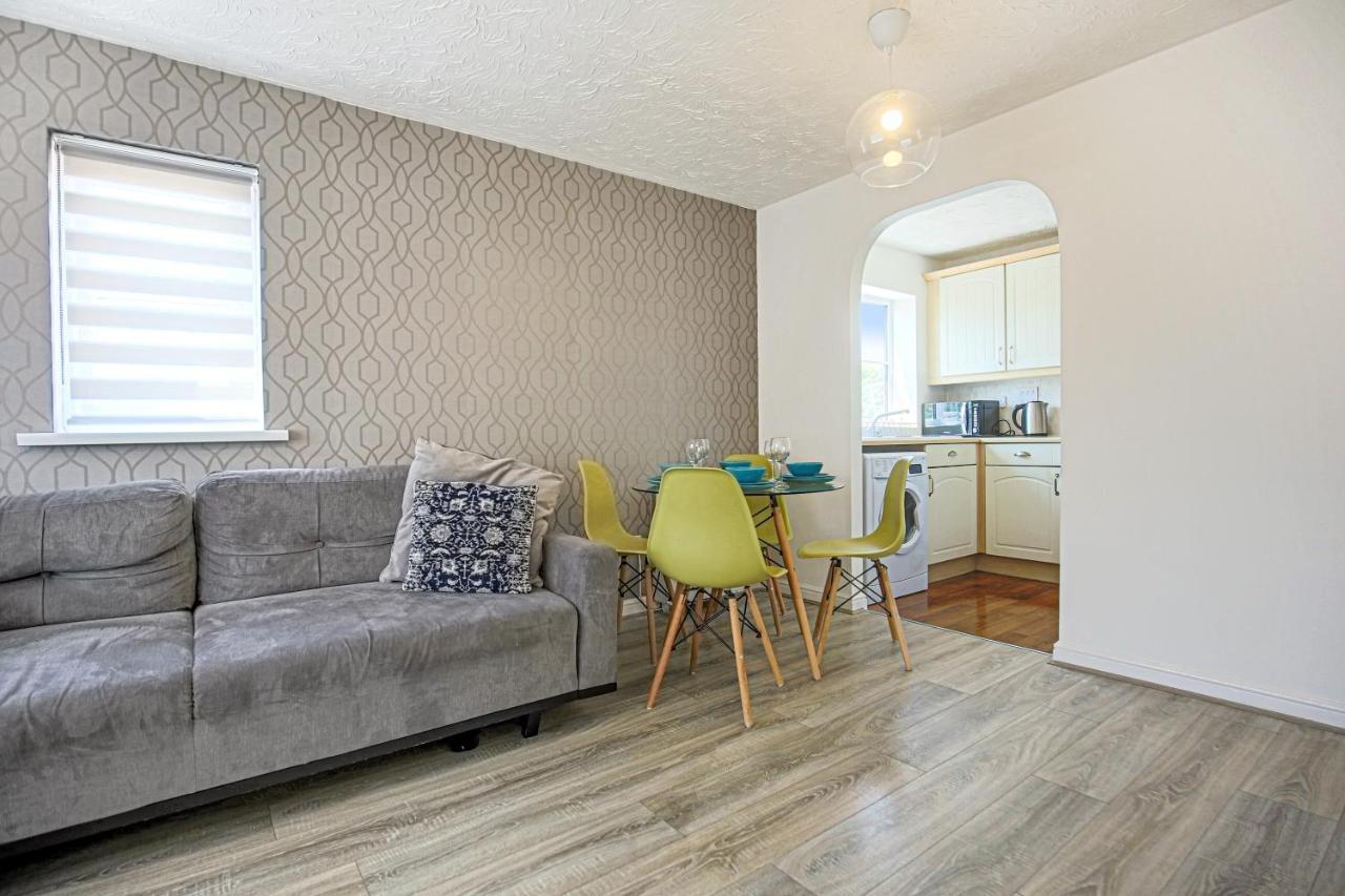 Delightful 2 Bed Apartment For Bicester Outlet Shopping By Platinum Key Properties エクステリア 写真
