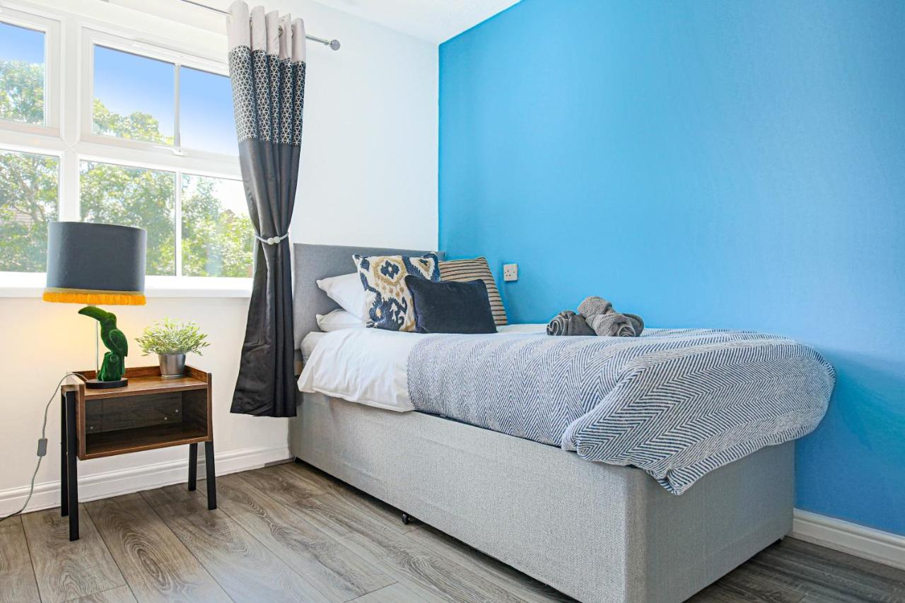 Delightful 2 Bed Apartment For Bicester Outlet Shopping By Platinum Key Properties エクステリア 写真