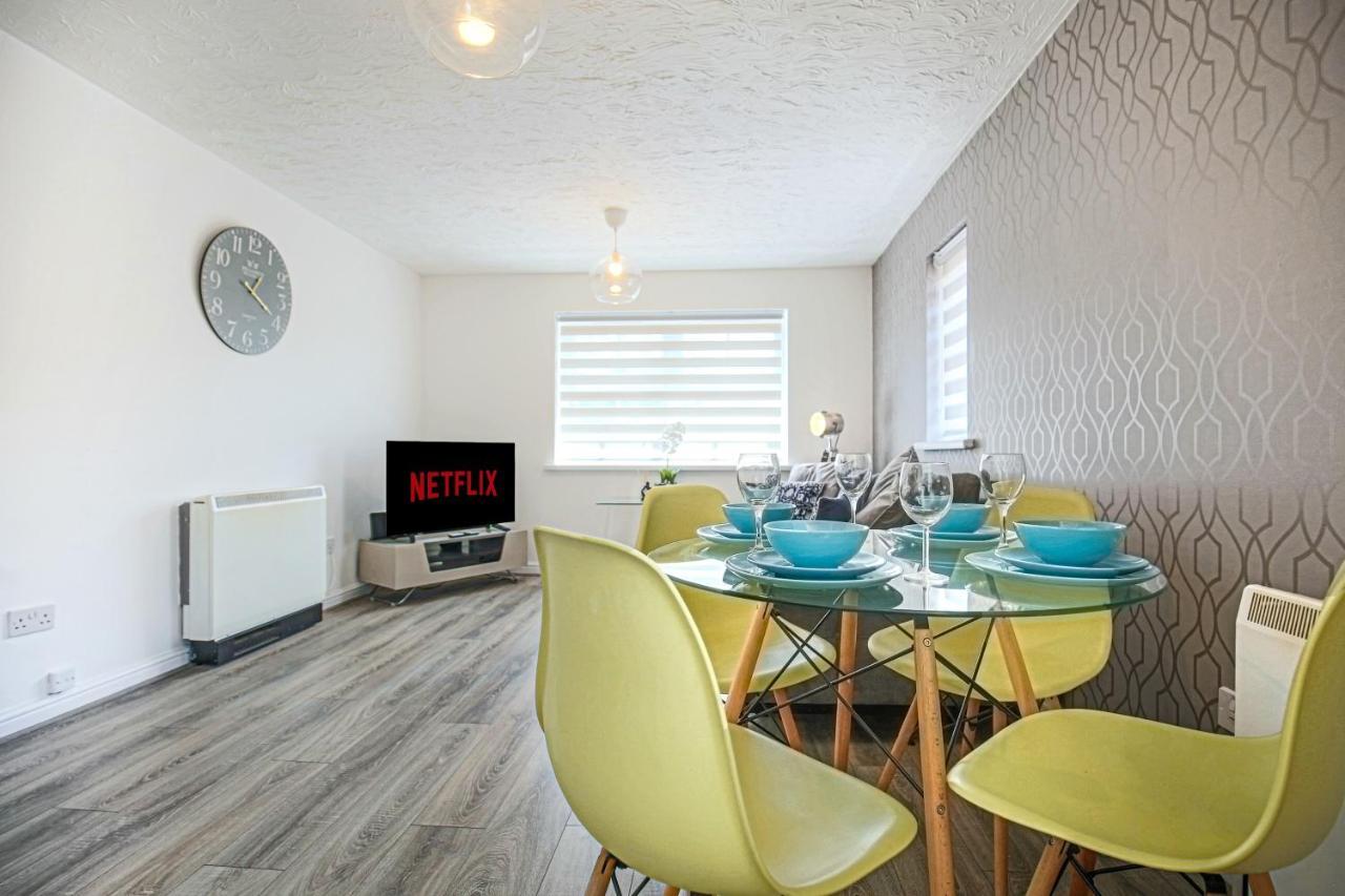 Delightful 2 Bed Apartment For Bicester Outlet Shopping By Platinum Key Properties エクステリア 写真