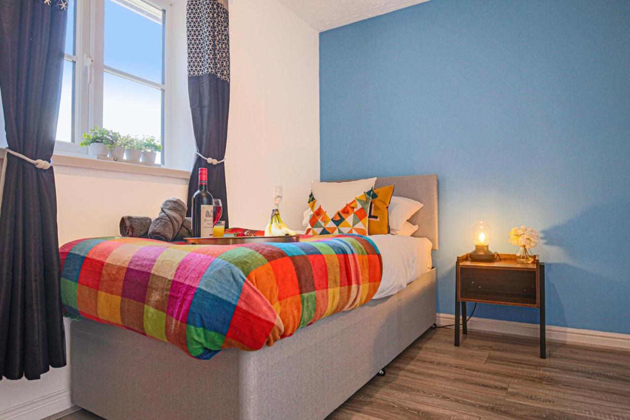 Delightful 2 Bed Apartment For Bicester Outlet Shopping By Platinum Key Properties エクステリア 写真