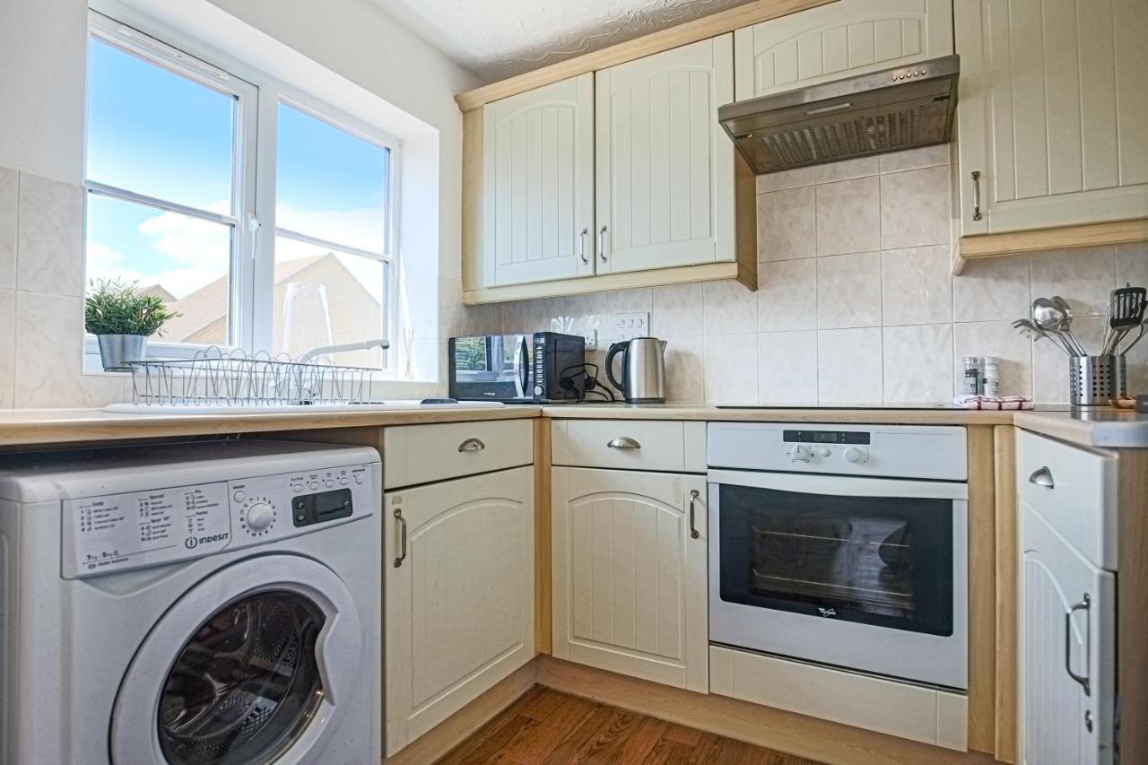 Delightful 2 Bed Apartment For Bicester Outlet Shopping By Platinum Key Properties エクステリア 写真