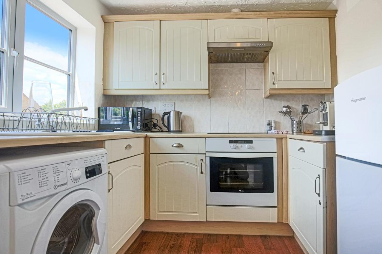 Delightful 2 Bed Apartment For Bicester Outlet Shopping By Platinum Key Properties エクステリア 写真