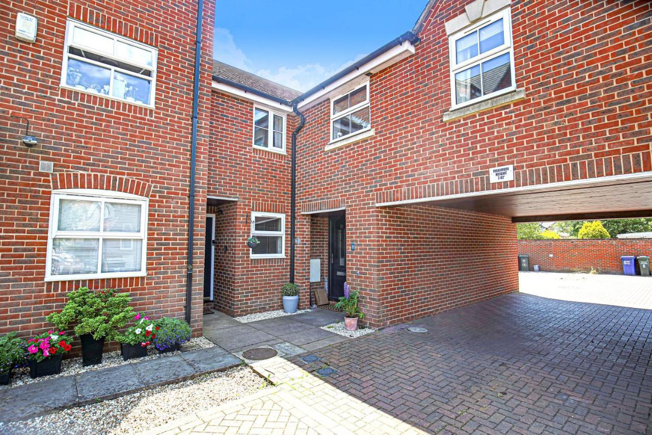 Delightful 2 Bed Apartment For Bicester Outlet Shopping By Platinum Key Properties エクステリア 写真